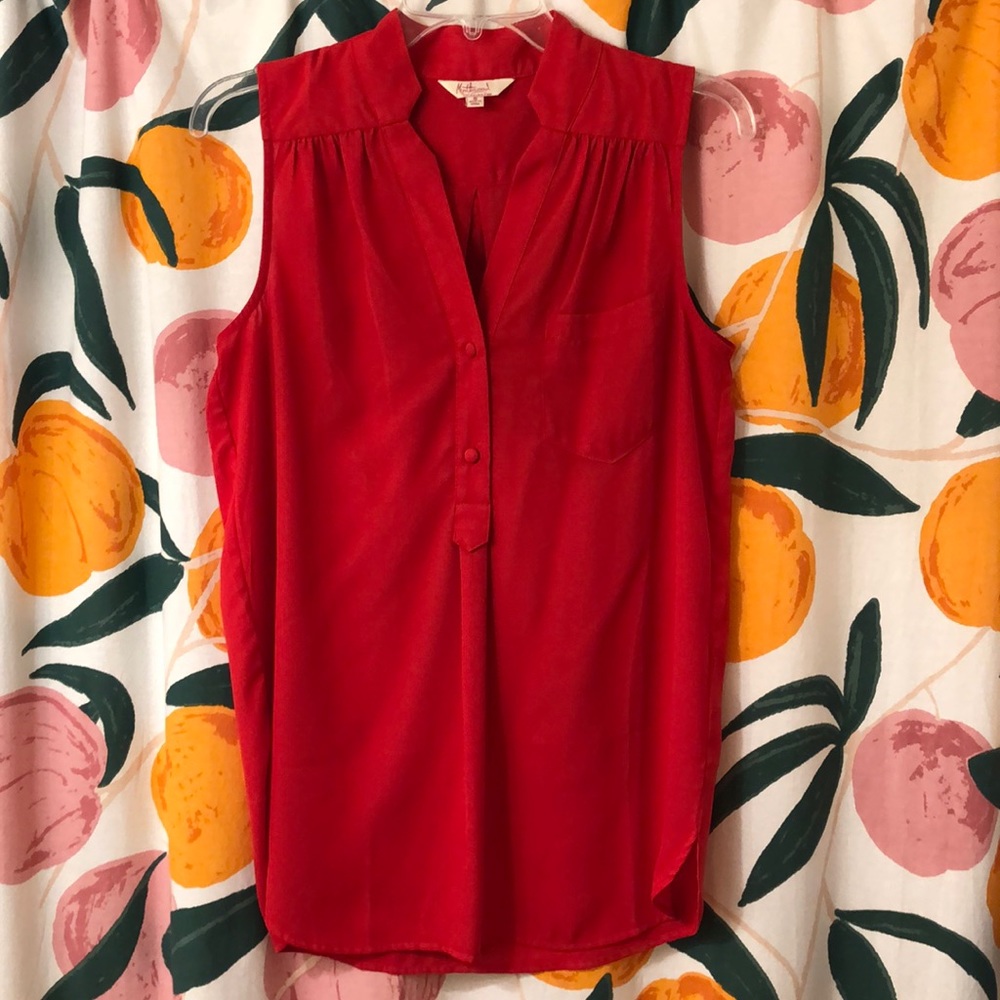 Women’s sleeveless blouse
